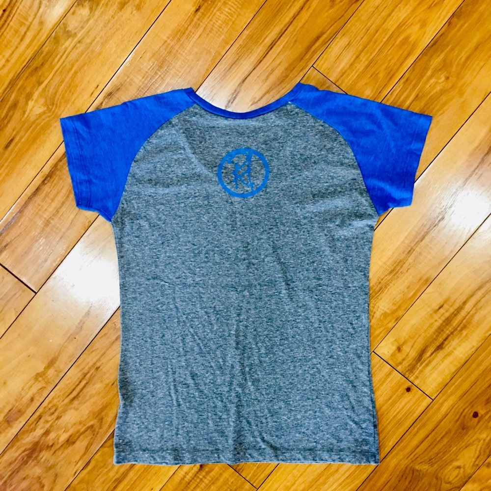 Houser grey shirt sleeve tee top shirt - Picture 2 of 2